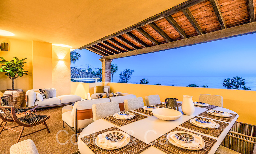 Elegantly renovated luxury penthouse for sale by the sea with beautiful sea views east of Marbella centre 67136
