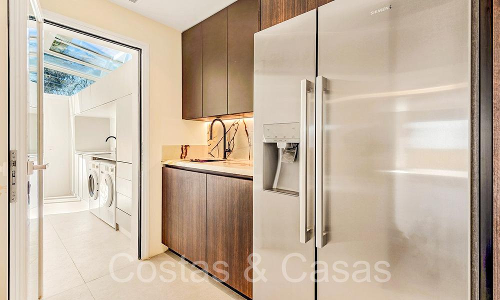 Elegantly renovated luxury penthouse for sale by the sea with beautiful sea views east of Marbella centre 67169