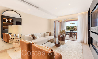 High quality renovated luxury apartment for sale in a frontline beach complex on the New Golden Mile, Marbella - Estepona 67245 