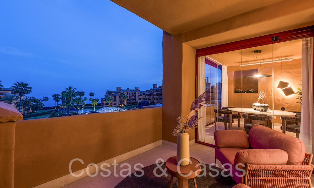 High quality renovated luxury apartment for sale in a frontline beach complex on the New Golden Mile, Marbella - Estepona 67264