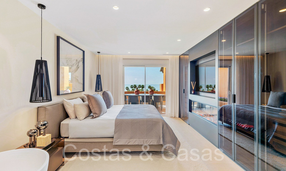 Luxurious renovated apartment for sale in a frontline beach complex with sea view on the New Golden Mile, Marbella - Estepona 67284