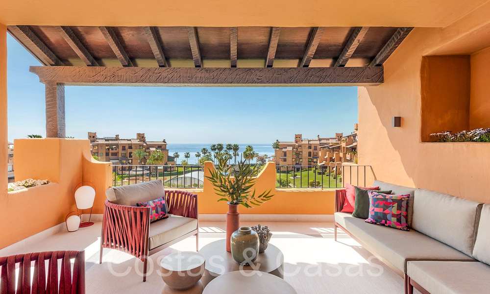 Luxurious renovated apartment for sale in a frontline beach complex with sea view on the New Golden Mile, Marbella - Estepona 67298