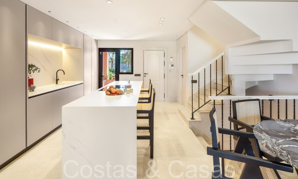 Stunning Mediterranean townhouse for sale in a highly regarded, secure urbanization on Marbella's Golden Mile 67341