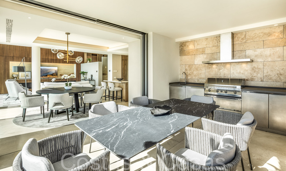 Luxurious duplex apartment with panoramic sea views for sale in Benahavis - Marbella 67360