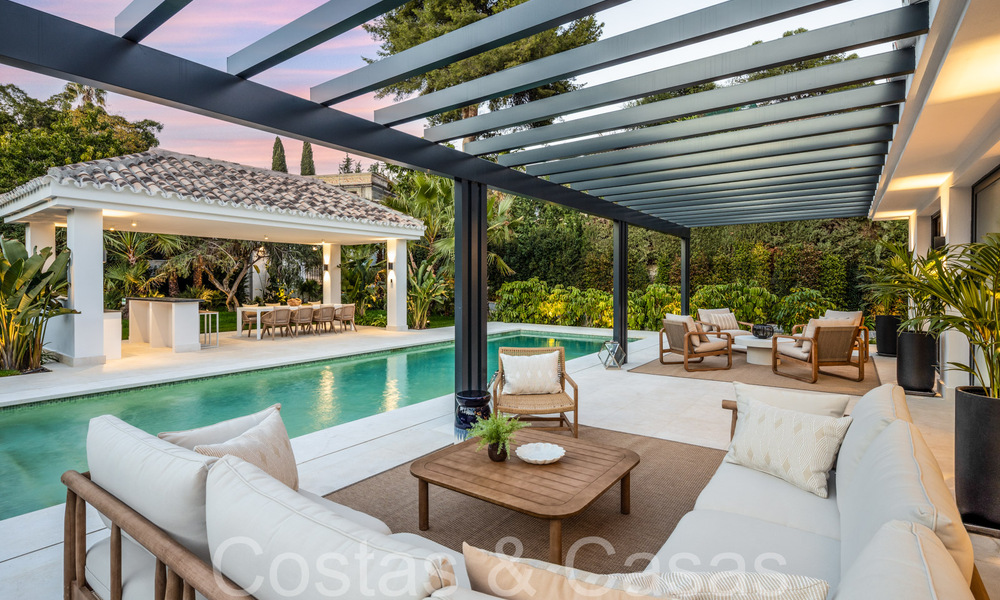 Sophisticated, Mediterranean single storey villa for sale just steps from the Las Brisas golf course in Nueva Andalucia, Marbella 67475