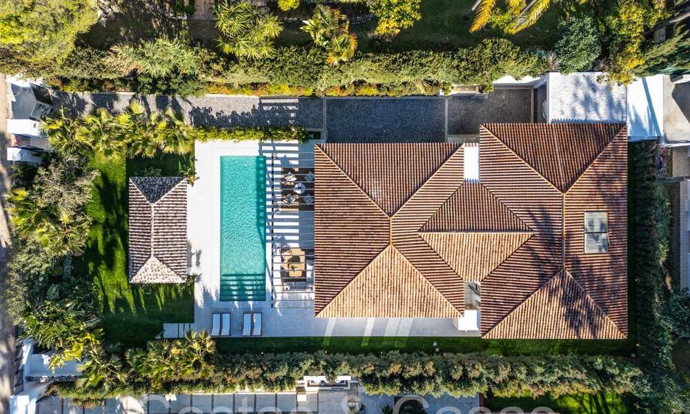Sophisticated, Mediterranean single storey villa for sale just steps from the Las Brisas golf course in Nueva Andalucia, Marbella 67494