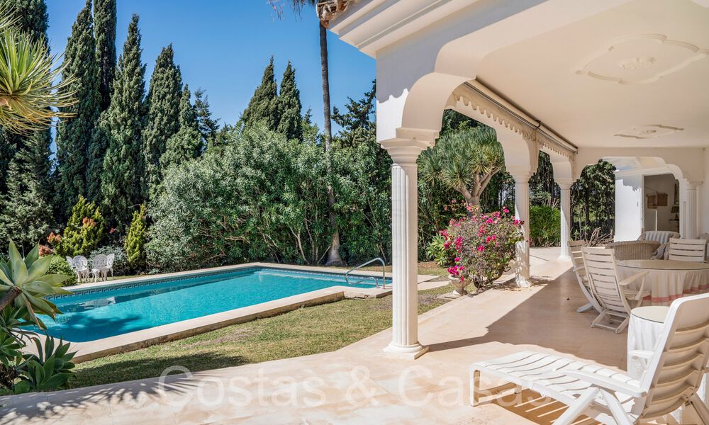 Luxury villa with Andalusian charm for sale in a privileged urbanization close to the golf courses in Marbella - Benahavis 67607