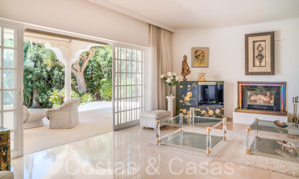 Luxury villa with Andalusian charm for sale in a privileged urbanization close to the golf courses in Marbella - Benahavis 67619