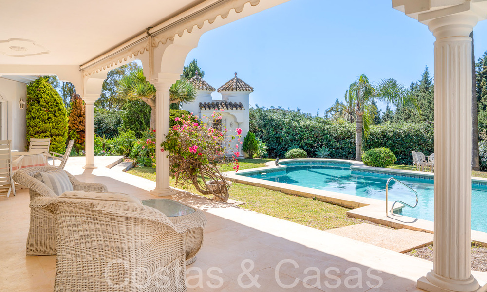 Luxury villa with Andalusian charm for sale in a privileged urbanization close to the golf courses in Marbella - Benahavis 67620