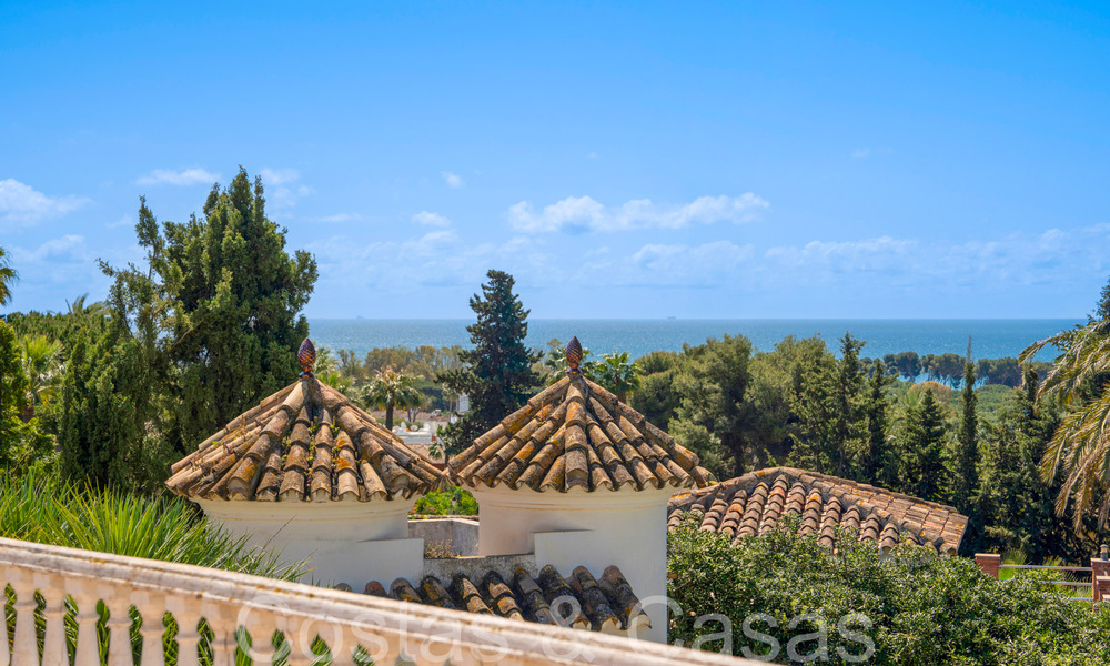 Luxury villa with Andalusian charm for sale in a privileged urbanization close to the golf courses in Marbella - Benahavis 67621
