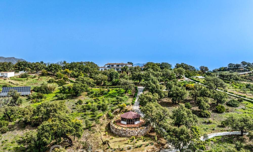 Magnificent Andalusian country estate for sale on an elevated plot of 5 hectares in the hills of East Marbella 67568