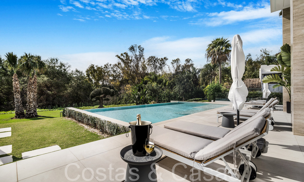 Modernist luxury villa for sale in an exclusive, gated residential area on Marbella's Golden Mile 67626