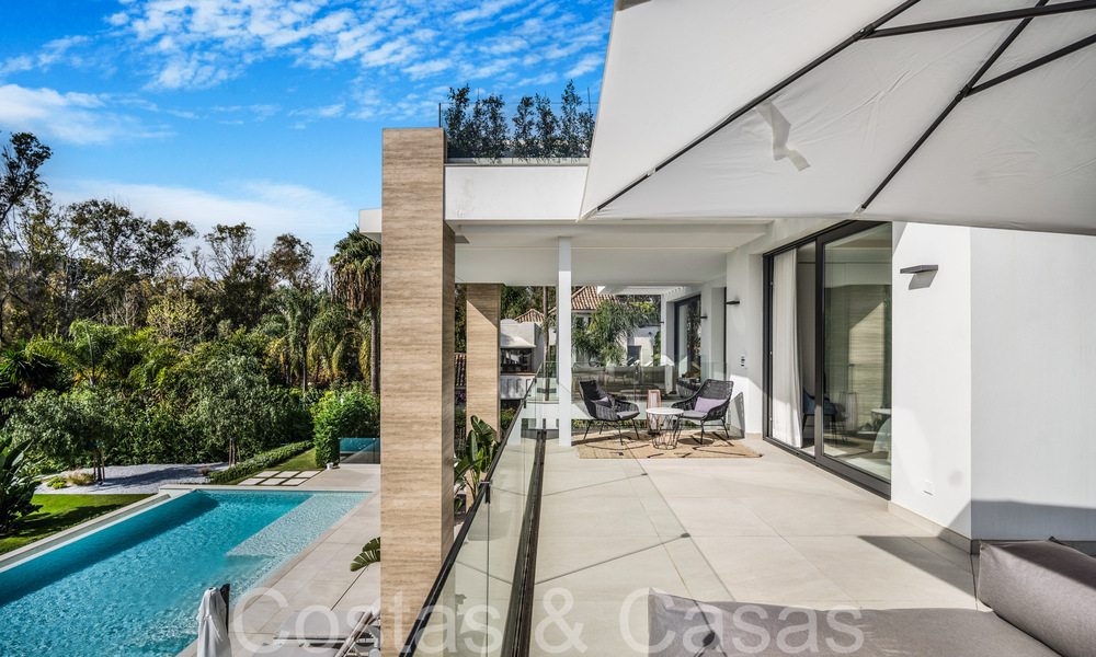 Modernist luxury villa for sale in an exclusive, gated residential area on Marbella's Golden Mile 67645