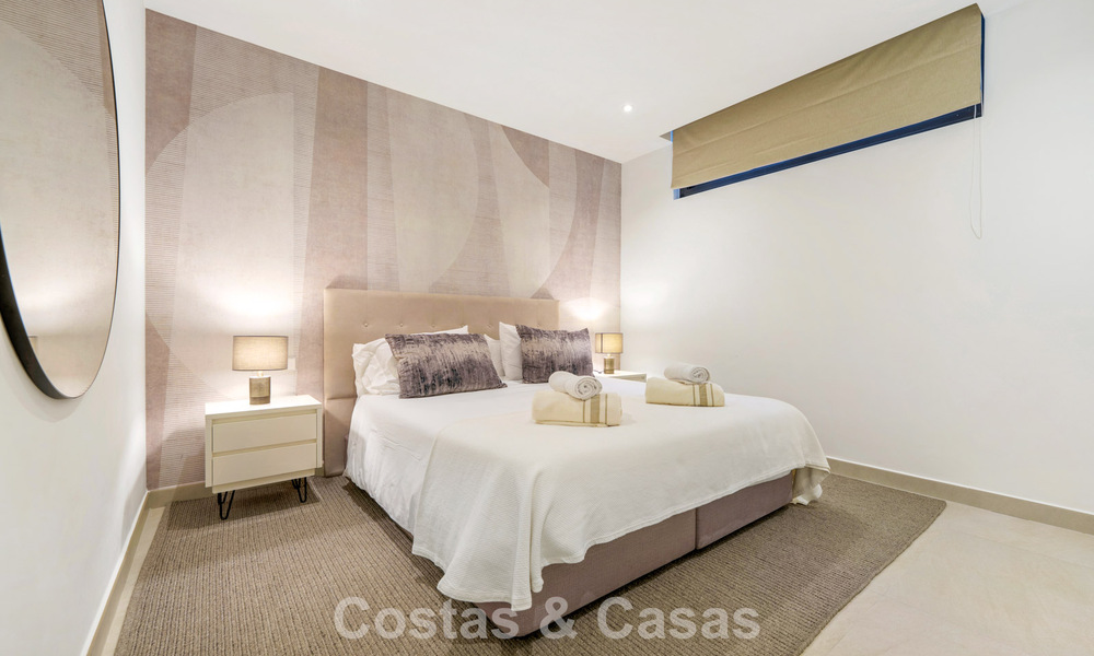 Modernist luxury villa for sale in an exclusive, gated residential area on Marbella's Golden Mile 787628