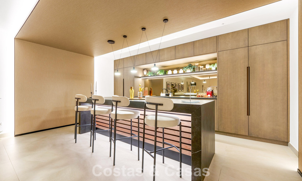 Modernist luxury villa for sale in an exclusive, gated residential area on Marbella's Golden Mile 787635