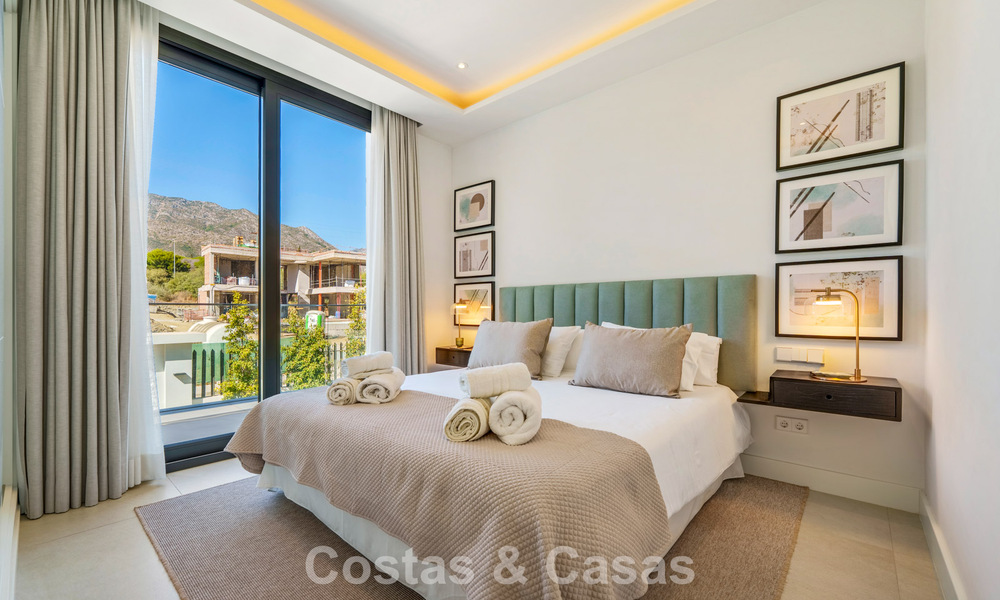 Modernist luxury villa for sale in an exclusive, gated residential area on Marbella's Golden Mile 787638