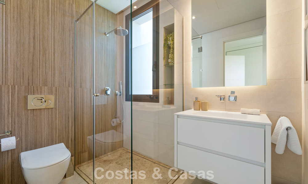 Modernist luxury villa for sale in an exclusive, gated residential area on Marbella's Golden Mile 787639