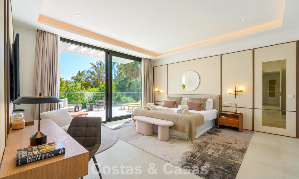 Modernist luxury villa for sale in an exclusive, gated residential area on Marbella's Golden Mile 787644