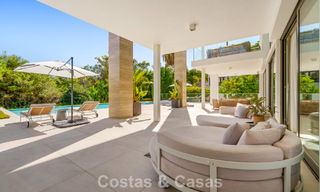 Modernist luxury villa for sale in an exclusive, gated residential area on Marbella's Golden Mile 787649 
