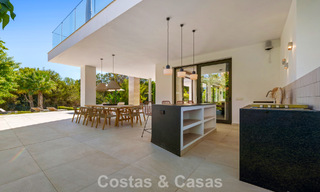 Modernist luxury villa for sale in an exclusive, gated residential area on Marbella's Golden Mile 787650 