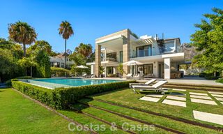 Modernist luxury villa for sale in an exclusive, gated residential area on Marbella's Golden Mile 787657 