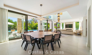 Modernist luxury villa for sale in an exclusive, gated residential area on Marbella's Golden Mile 787663 