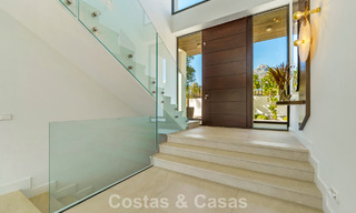 Modernist luxury villa for sale in an exclusive, gated residential area on Marbella's Golden Mile 787667 