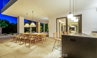 Modernist luxury villa for sale in an exclusive, gated residential area on Marbella's Golden Mile 787679 