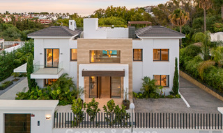 Modernist luxury villa for sale in an exclusive, gated residential area on Marbella's Golden Mile 787683 