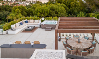 Modernist luxury villa for sale in an exclusive, gated residential area on Marbella's Golden Mile 787684 