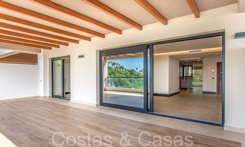 Brand new luxury apartment for sale on an idyllic lake with sea views in Nueva Andalucia, Marbella 67783
