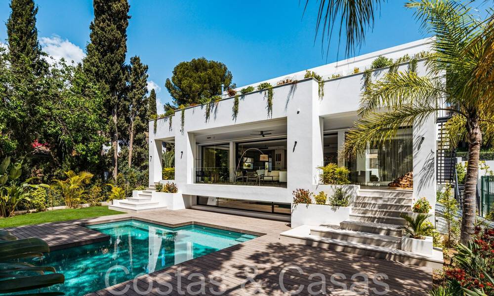 Luxurious eco-friendly villa for sale in a coveted urbanization on Marbella's Golden Mile 67808