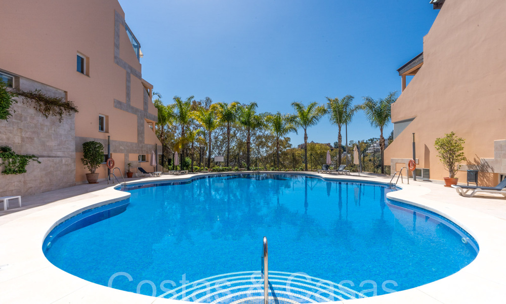Spacious and bright duplex penthouse for sale located in Nueva Andalucia, Marbella 67976