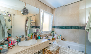 Spacious and bright duplex penthouse for sale located in Nueva Andalucia, Marbella 67993 