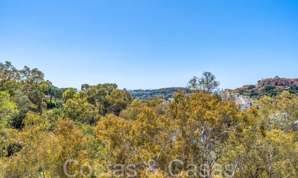Spacious and bright duplex penthouse for sale located in Nueva Andalucia, Marbella 68000