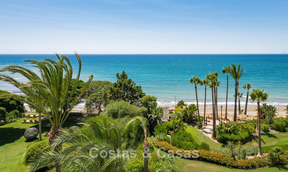 Sophisticated renovated apartment for sale in Las Dunas Park, an exclusive beach resort between Marbella and Estepona 774383