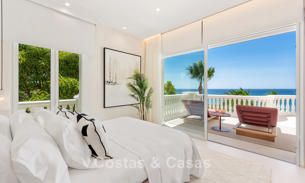 Sophisticated renovated apartment for sale in Las Dunas Park, an exclusive beach resort between Marbella and Estepona 774402