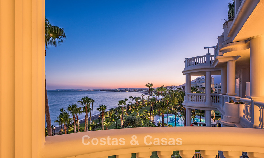 Sophisticated renovated apartment for sale in Las Dunas Park, an exclusive beach resort between Marbella and Estepona 774405