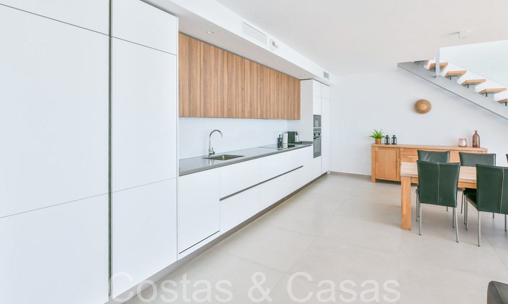 Luxurious, modern, duplex penthouse with panoramic sea views for sale in Benalmadena, Costa del Sol 68010