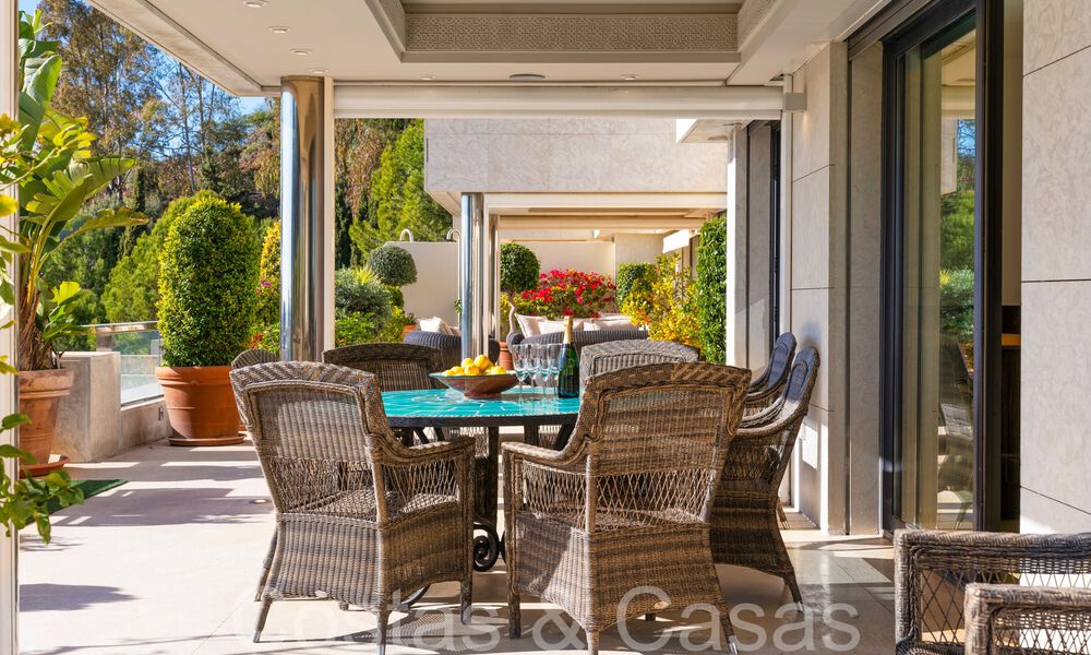 Luxurious apartment for sale with unobstructed, panoramic sea views in Nueva Andalucia, Marbella 68082