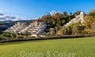 Luxurious apartment for sale with unobstructed, panoramic sea views in Nueva Andalucia, Marbella 68085 