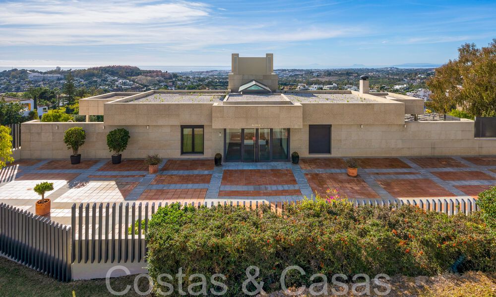 Luxurious apartment for sale with unobstructed, panoramic sea views in Nueva Andalucia, Marbella 68098