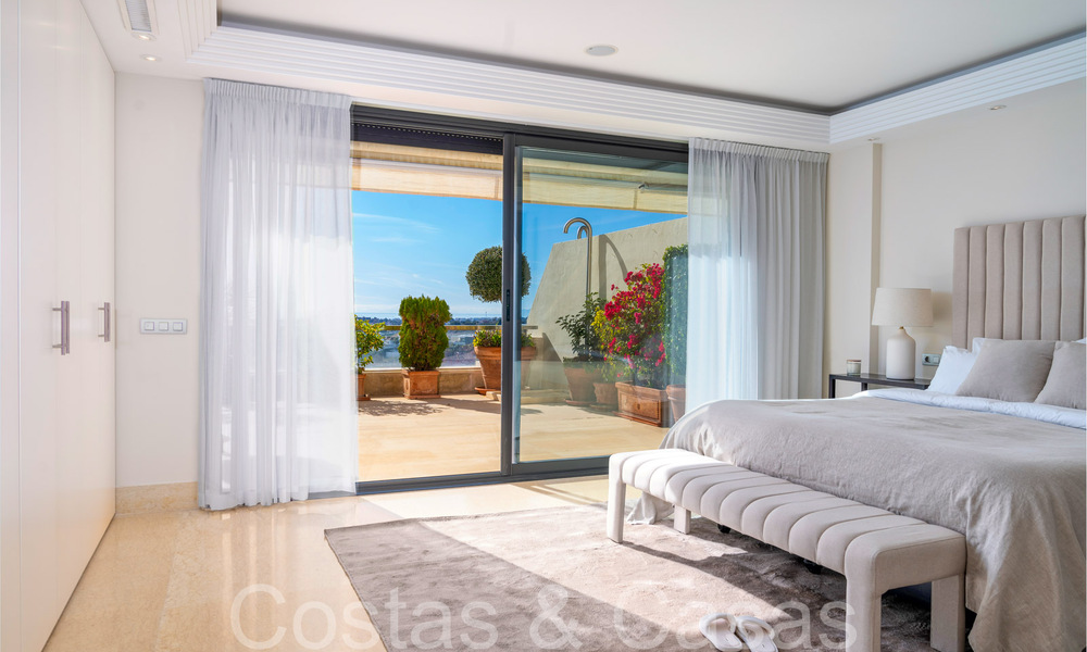 Luxurious apartment for sale with unobstructed, panoramic sea views in Nueva Andalucia, Marbella 68099