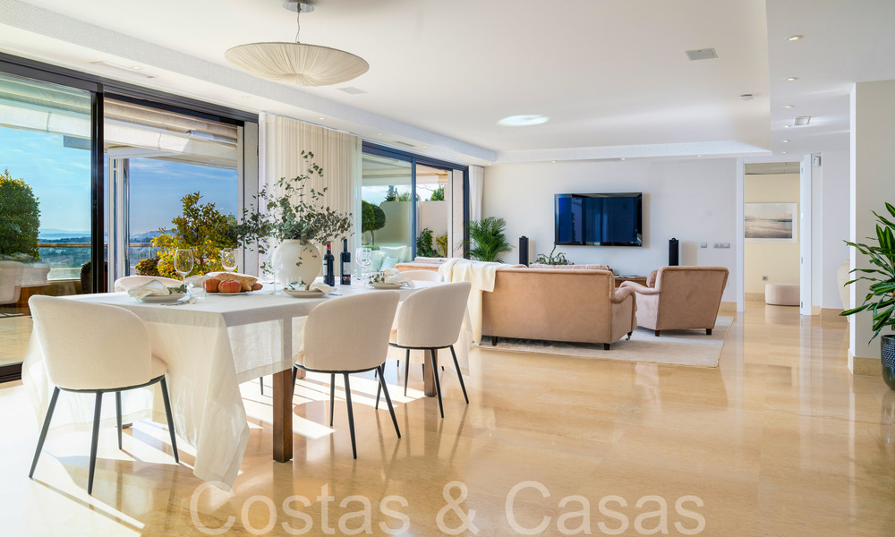 Luxurious apartment for sale with unobstructed, panoramic sea views in Nueva Andalucia, Marbella 68107