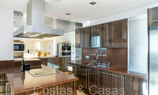 Luxurious apartment for sale with unobstructed, panoramic sea views in Nueva Andalucia, Marbella 68108 