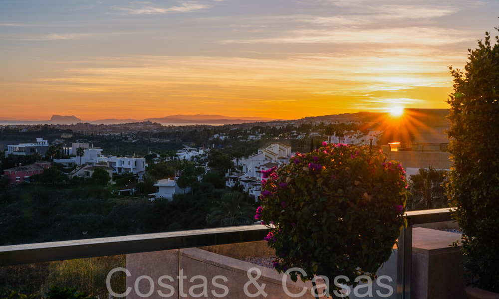 Luxurious apartment for sale with unobstructed, panoramic sea views in Nueva Andalucia, Marbella 68120