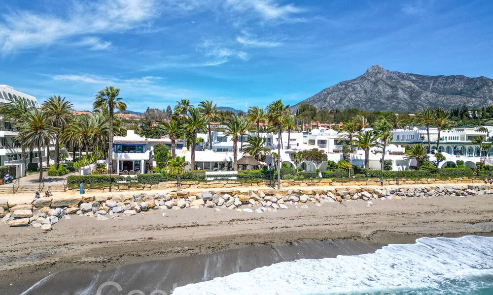 Luxury villa with open sea views for sale, right on the beach on Marbella's prestigious Golden Mile 68329