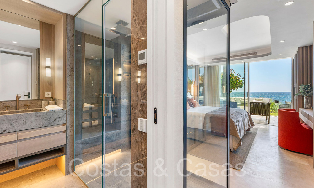 Beachfront, boutique apartment for sale in Puente Romano on Marbella's Golden Mile 68059