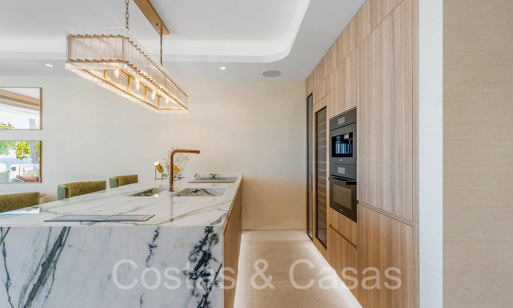 Beachfront, boutique apartment for sale in Puente Romano on Marbella's Golden Mile 68068
