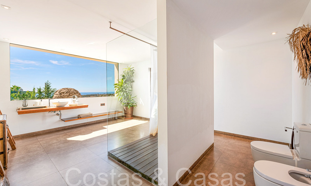 Ready to move, high-end designer villa for sale, frontline golf with sea views in Benahavis - Marbella 68441